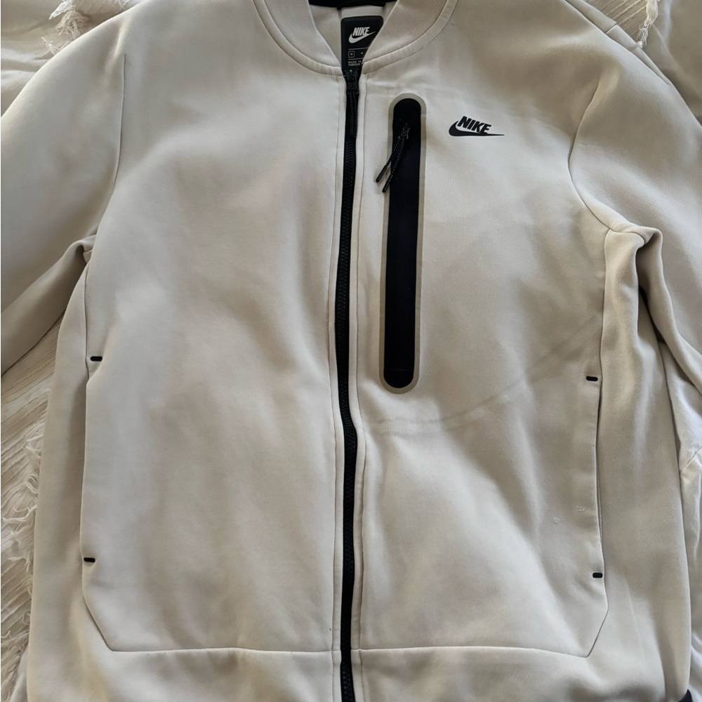 Nike cream Tech-fleece